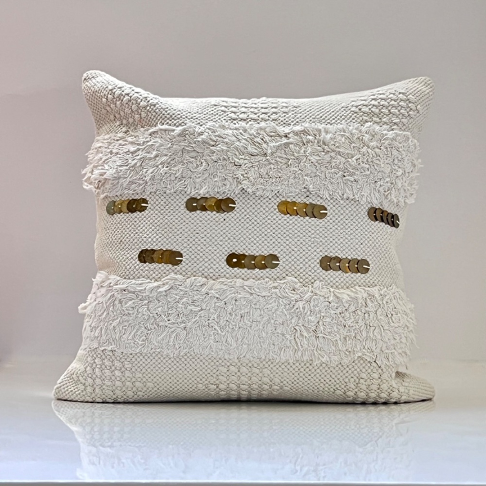 Villa home white Throw Pillow Cover 22 x 22 NWOT